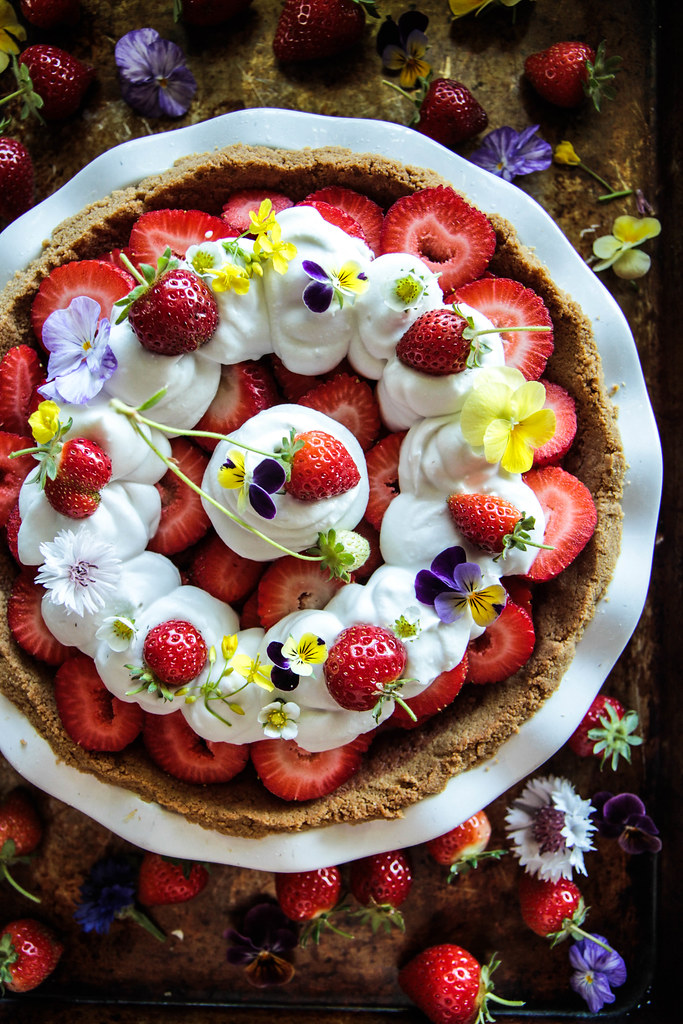 Strawberry Jello Pie (gluten and dairy free) from heatherchristou.com