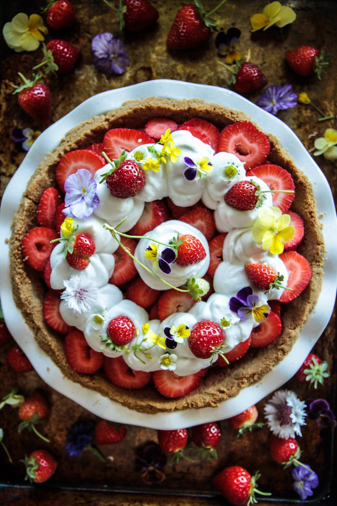 Strawberry Jello Pie (gluten and dairy free) from heatherchristou.com