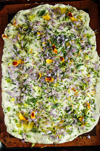 Garlic Herb Flatbread (Vegaan anad Gluten-free) from heatherchristou.com