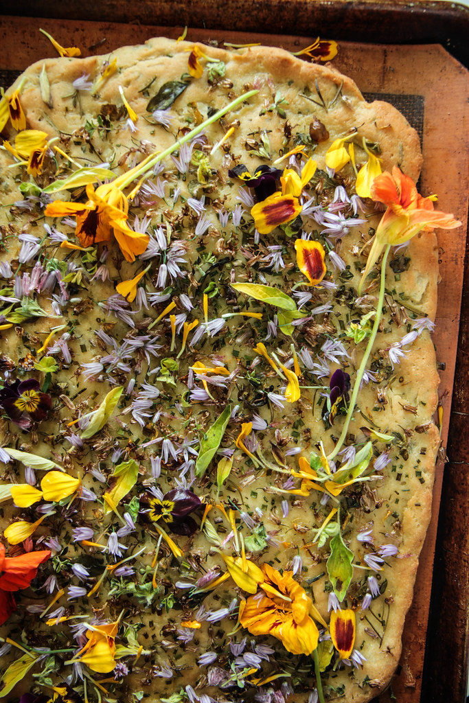 Garlic Herb Flatbread (Vegaan anad Gluten-free) from heatherchristou.com