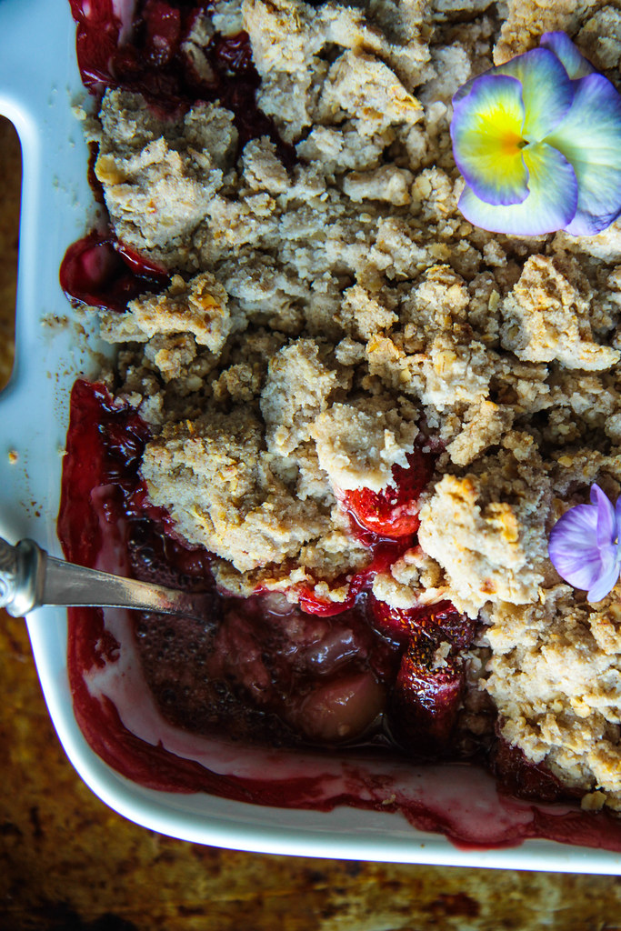 Strawberry Peaach Crumble (Vegan and Gluten-free) from heatherchristou.com